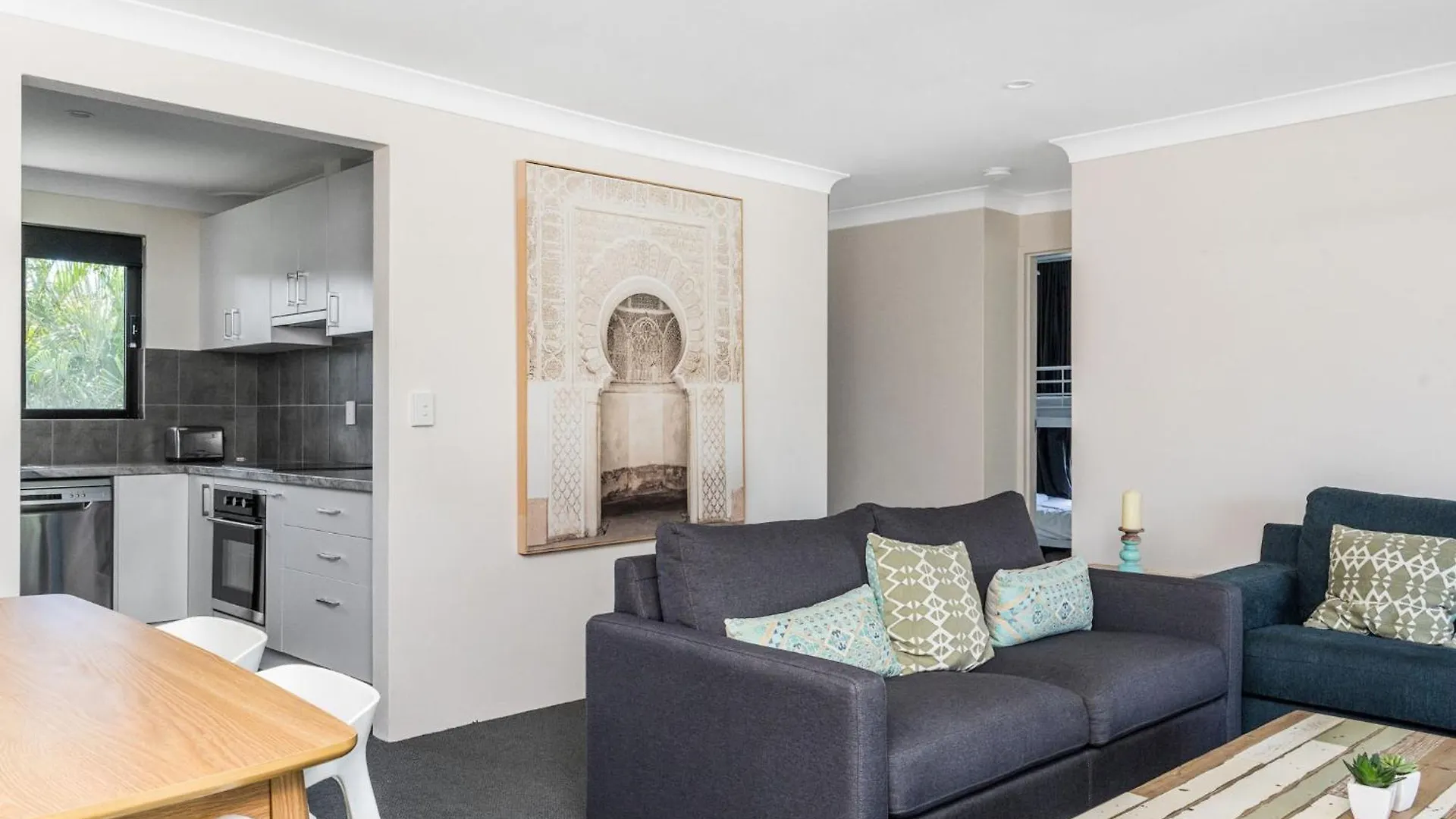 Byron Bay Accom Unit 3 5-9 Somerset Street - Summer Central Apartment