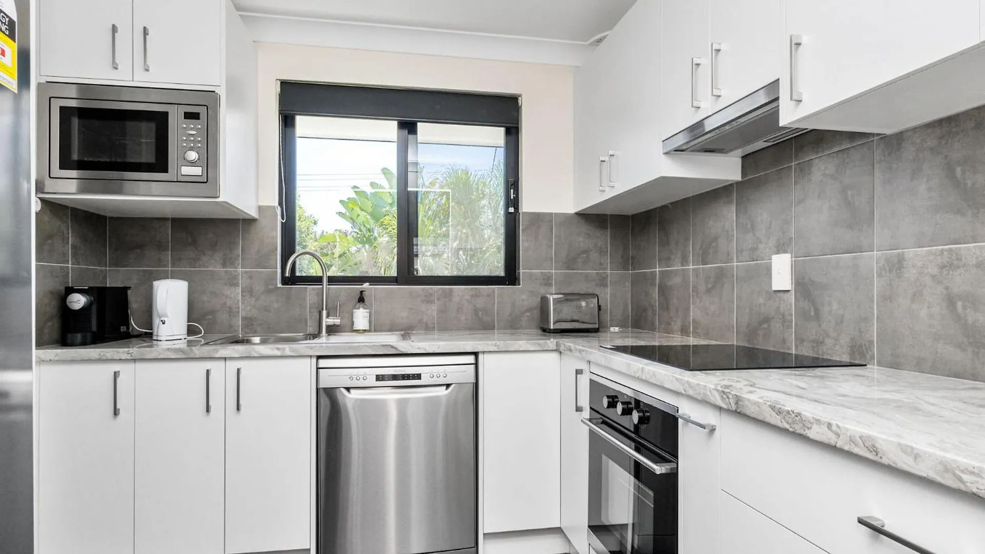 Byron Bay Accom Unit 3 5-9 Somerset Street - Summer Central 0*, Byron Bay Australia